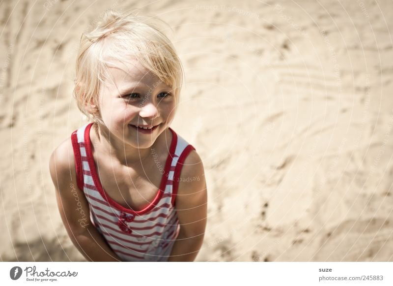 Hello sunshine! Face Summer Human being Child Toddler Girl Infancy Head Hair and hairstyles 1 3 - 8 years Sand Baltic Sea Shirt Blonde Stand Friendliness