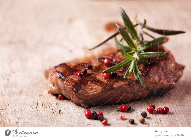 Mary rose Food Meat Herbs and spices Debauchery Steak Beef Rosemary Peppercorn Red Black Wood Chopping board grilled grilled meat Stripe Food photograph