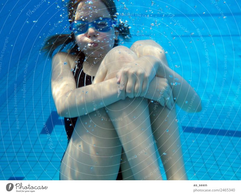 Hold your breath! Girl Infancy Youth (Young adults) Body 8 - 13 years Child Elements Water Summer Climate Weather Warmth Breathe Swimming & Bathing Movement