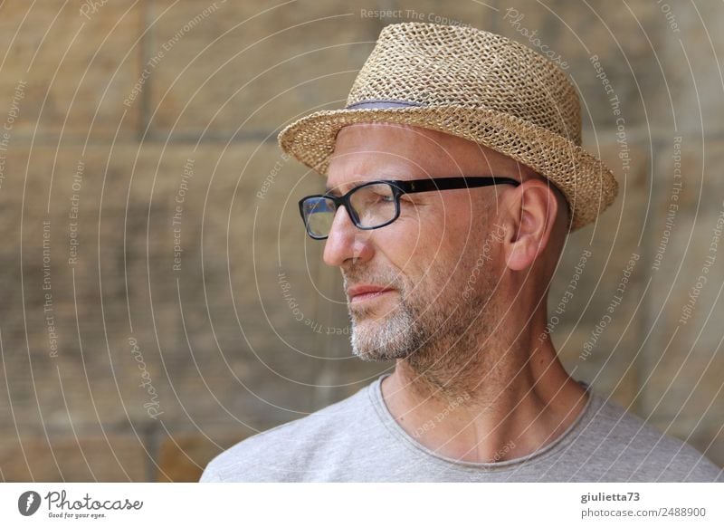 Discord | Senior with Straw Hat | UT Dresden Masculine Man Adults Male senior Senior citizen 1 Human being 45 - 60 years 60 years and older Eyeglasses Straw hat