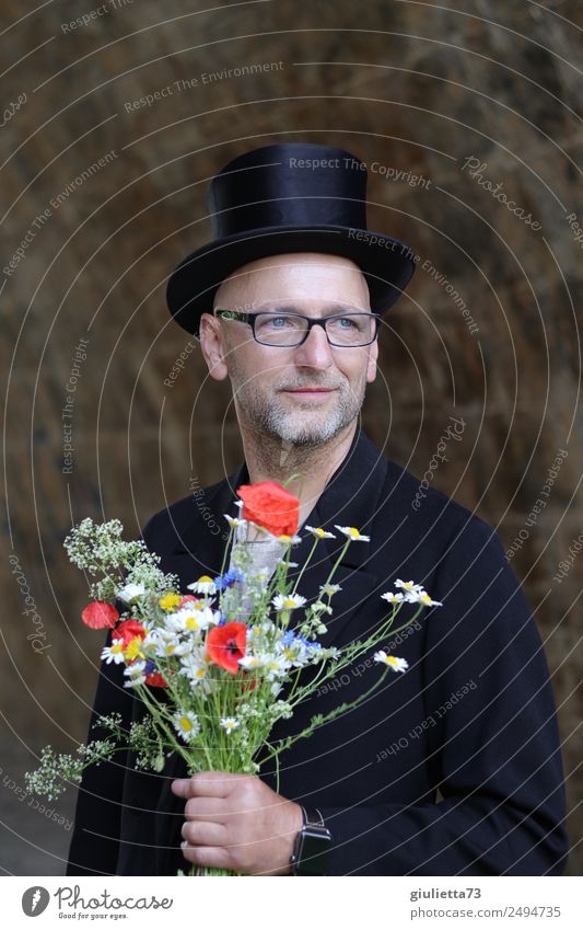 confidently... | UT Dresden Masculine Man Adults Male senior Senior citizen Life 1 Human being 45 - 60 years 60 years and older Suit Eyeglasses Hat Top hat