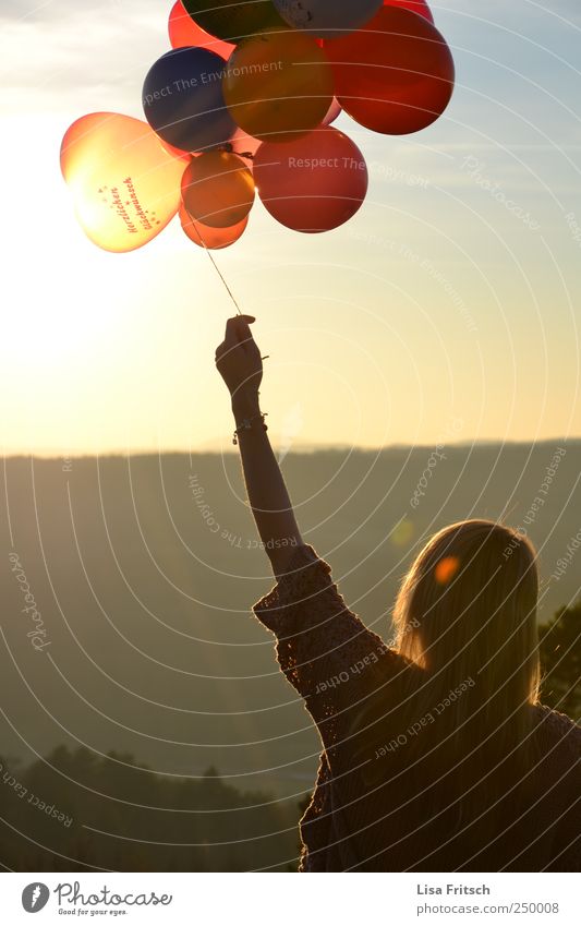 towards the sun Young woman Youth (Young adults) 1 Human being 18 - 30 years Adults Balloon Adventure Happy Hope Horizon Life Joie de vivre (Vitality) Joy