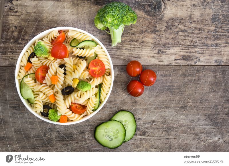 Pasta salad Food Vegetable Lettuce Salad Dough Baked goods Nutrition Lunch Vegetarian diet Bowl Summer Fresh Healthy Green Red Tomato Cucumber Broccoli