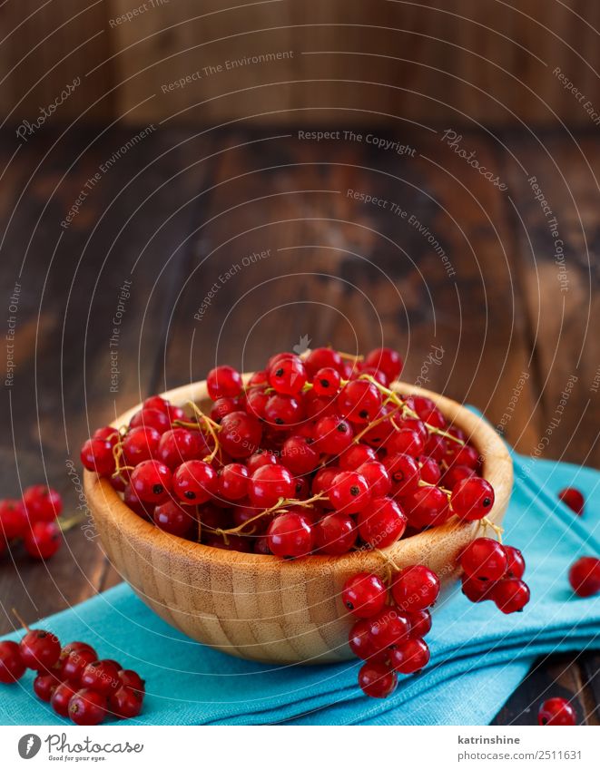 Ripe red currant berries in a bowl Fruit Vegetarian diet Bowl Summer Garden Wood Fresh Delicious Natural Blue Red White background Berries Redcurrant food