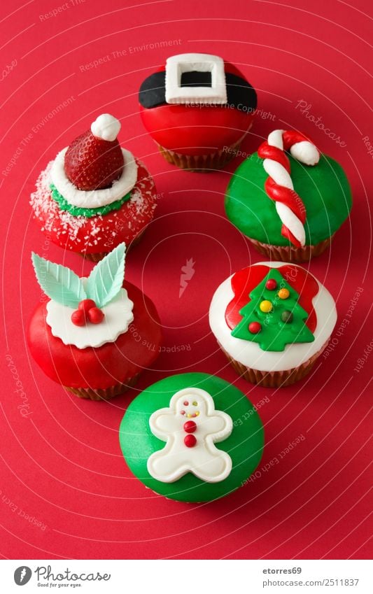 Chirstmas cupcakes Food Fruit Dessert Candy Winter Christmas & Advent Hat Good Sweet Green Red Food photograph Cupcake Muffin Santa Claus Baked goods Tasty