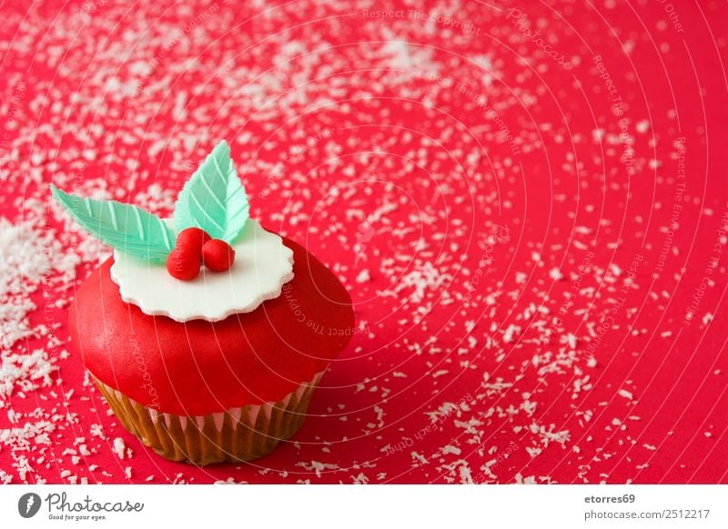 Christmas cupcake Food Dish Food photograph Baked goods Cake Dessert Healthy Eating Decoration Feasts & Celebrations Christmas & Advent Ornament Sweet Candy