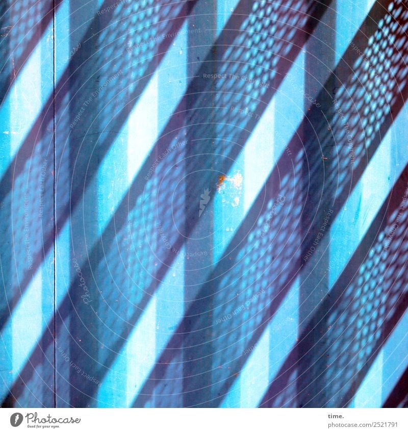 Metal Lightgames Work of art Architecture Container Line Stripe Blue Disciplined Orderliness Curiosity Surprise Esthetic Design Discover Mysterious Idea
