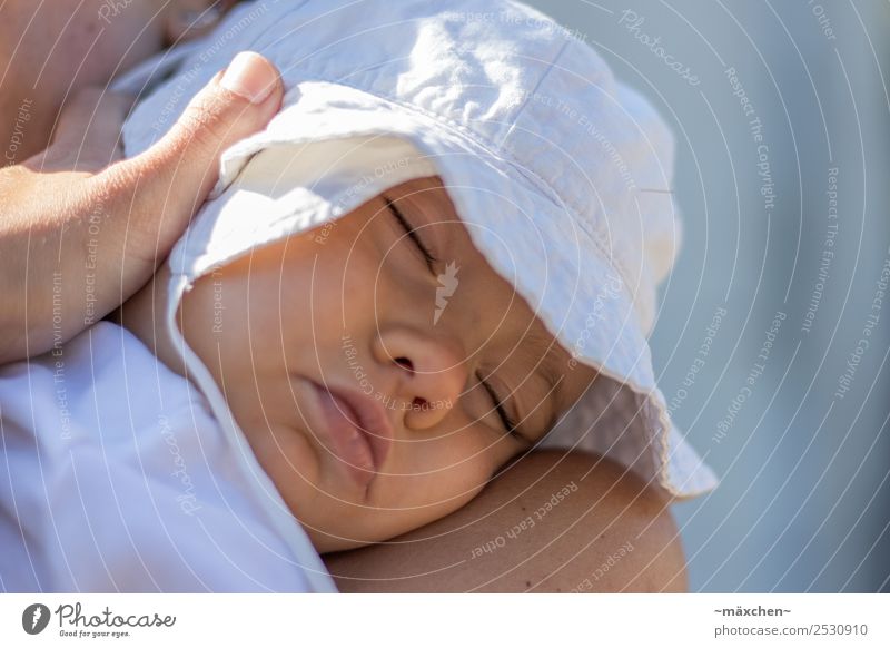 midday nap Child Baby Toddler Face Hat Lie Sleep Dream Emotions Happy Trust Safety Protection Safety (feeling of) Warm-heartedness Sympathy Love Peaceful