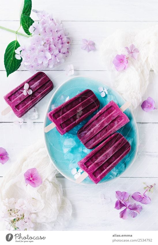 Blackberry Ombre ice cream on a stick Ice cream ice on a stick Summer Frozen Soft ice cream Violet ombre Fruit ice cream Yoghurt Healthy Eating Dish