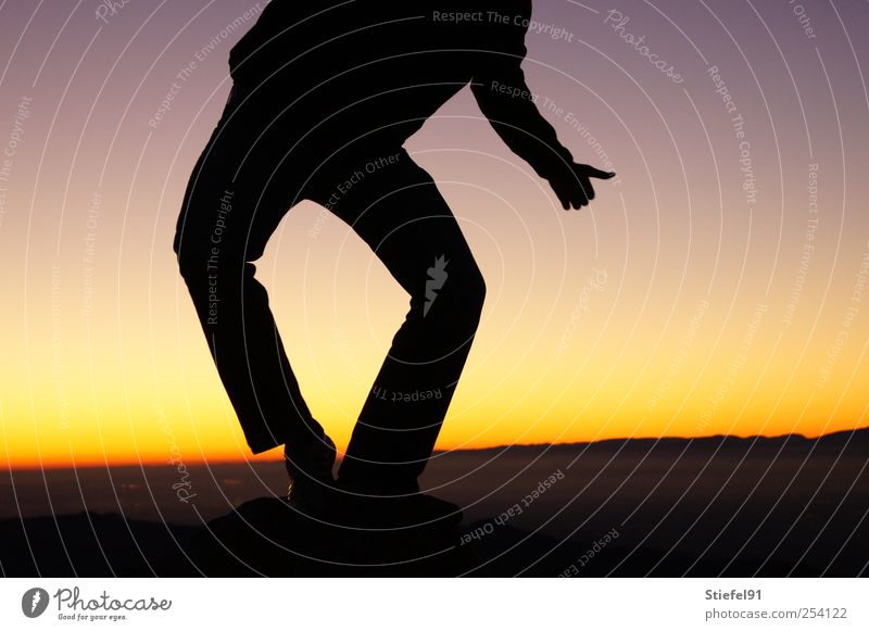sun hitchhikers Legs 1 Human being Landscape Sky Sunrise Sunset Sunlight Movement Stand Simple Free Infinity Emotions Happy Contentment Longing Wanderlust Thumb
