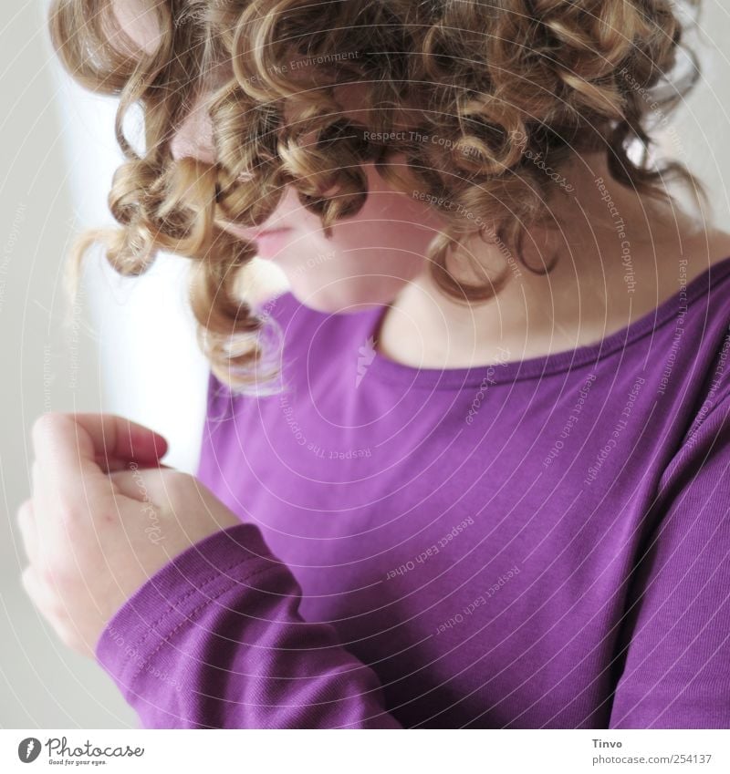 Girl with blonde curls and purple shirt Feminine Young woman Youth (Young adults) Head Hair and hairstyles 1 Human being Blonde Curl Violet T-shirt Hand Curly