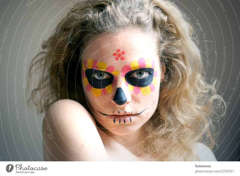 Dios de los muertos II Hair and hairstyles Skin Face Cosmetics Make-up Human being Feminine Young woman Youth (Young adults) Head Eyes Nose Mouth Lips 1 Blonde