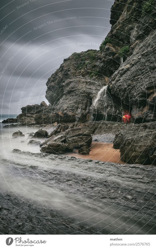 the spring on the beach Environment Nature Landscape Water Sky Storm clouds Horizon Summer Bad weather Wind Rock Waves Coast Beach Bay Ocean Waterfall Maritime