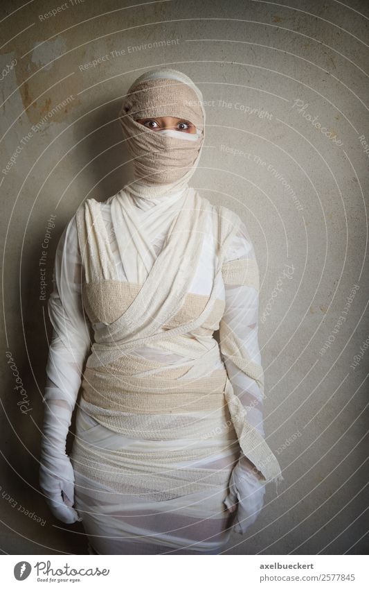 egyptian mummy costume Lifestyle Leisure and hobbies Party Feasts & Celebrations Carnival Hallowe'en Human being Feminine Young woman Youth (Young adults) Woman