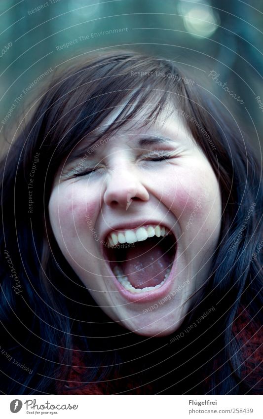 cry of happiness Feminine Young woman Youth (Young adults) Teeth 1 Human being 18 - 30 years Adults Scream Wrinkle Hair and hairstyles Loud Happy Anger