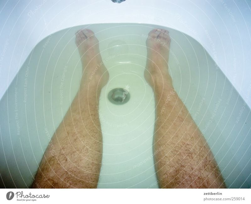 tub Beautiful Personal hygiene Wellness Bathtub Bathroom Man Adults Legs Feet 1 Human being Water Clean bathe Foam Foam bath wallroth Wash water fowl Dive