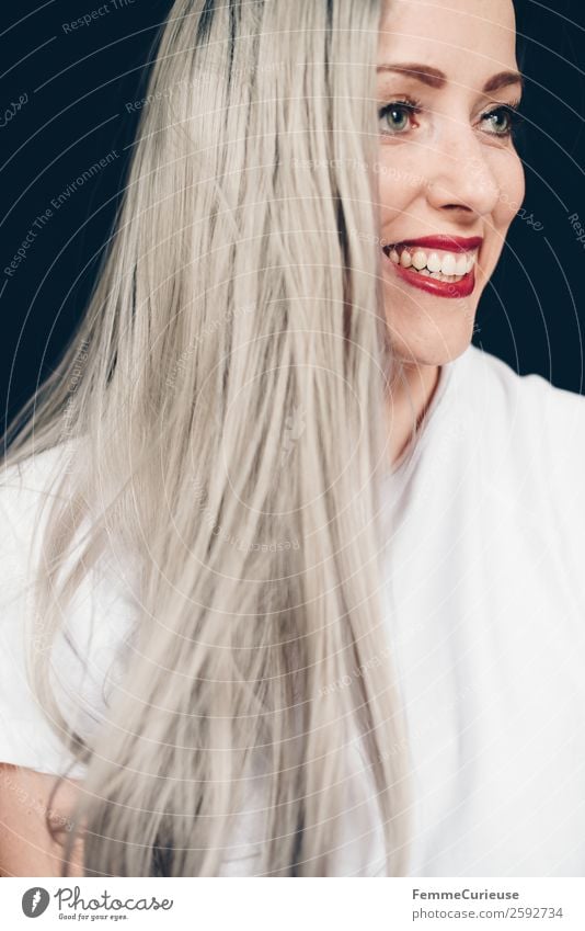 Smiling woman with long grey dyed hair Feminine Woman Adults 1 Human being 18 - 30 years Youth (Young adults) 30 - 45 years Beautiful platinum blonde Gray
