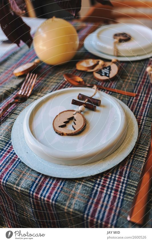 Christmas copper table setting decorated with wooden ornaments Dinner Plate Happy Decoration Table Restaurant Thanksgiving Christmas & Advent New Year's Eve