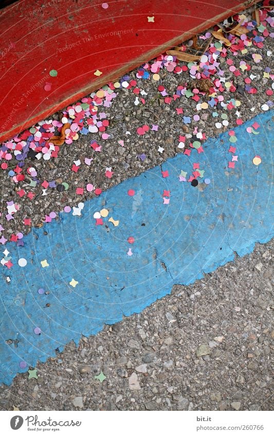 750 *Confetti* Feasts & Celebrations Carnival Street Lanes & trails Lie Round Blue Multicoloured Red Joy Happiness Joie de vivre (Vitality) Creativity Culture