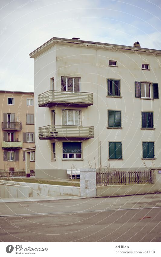 living room Clouds Deserted House (Residential Structure) Building Architecture Wall (barrier) Wall (building) Facade Balcony Window Poverty Gloomy Town