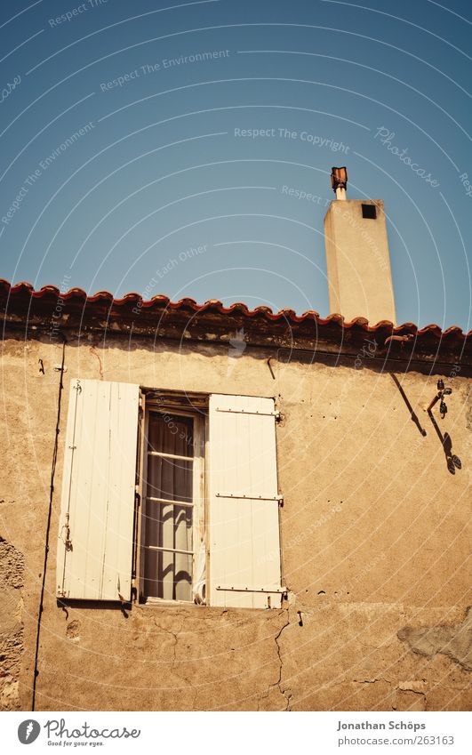 Narbonne XVIII France Southern France Village Small Town Outskirts Manmade structures Building Architecture Facade Window Roof Chimney Old Poverty Esthetic
