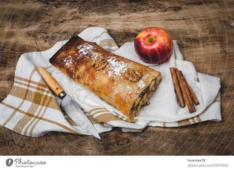 Homemade apple strudel with nuts Food Fruit Apple Dessert Candy Table Delicious Sugar Home-made cake Baked goods stuffed Baking tasty kitchen Raisins roll