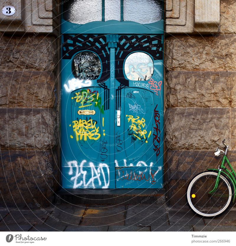 bunte Sachen Redecorate Decoration Door Cycling Bicycle Wood Characters Ornament Graffiti Chaos Design Living or residing Multicoloured Detail Deserted