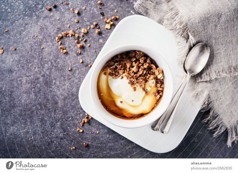 Yoghurt with granola and honey Food Grain Nutrition Breakfast Vegetarian diet Healthy Eating Fresh Honey Crisp Snack salubriously Delicious Colour photo