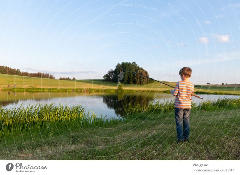 Boy at the lake Parenting Child Toddler Boy (child) Infancy Youth (Young adults) 1 Human being Wait Fresh Healthy Attentive Calm Vacation & Travel Country life