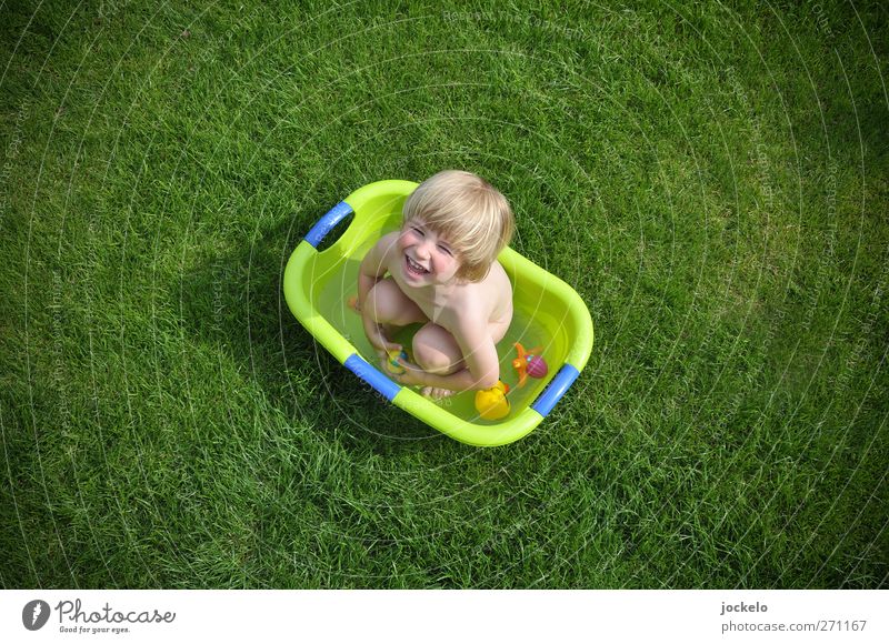 The tub is full Masculine Child Boy (child) 1 Human being 1 - 3 years Toddler Nature Grass Scream Blonde Brash Green Enthusiasm Infancy Bathtub Garden