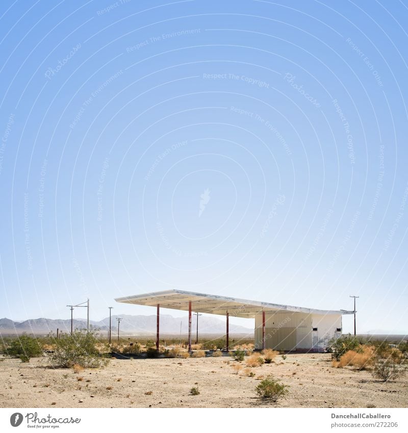 Abandoned gas station in the desert Petrol station USA Technology Building Petrol pump Loneliness Closed Transport Raw materials and fuels lockdown