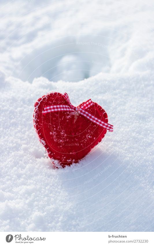 Felt heart in the snow Birthday Winter Beautiful weather Snow Toys Decoration Sign Heart Select Love Free Red White Sympathy Friendship Infatuation Romance