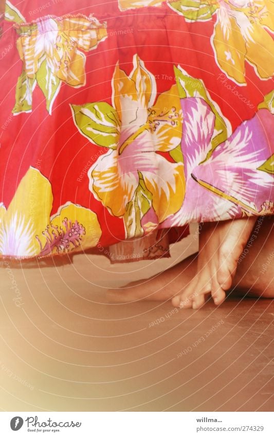 Dancing barefoot Barefoot Feet Dance Feminine Life Toes Skirt Floral Folklore Culture Shows Exotic Movement Elegant Joy Joie de vivre (Vitality) Rhythm