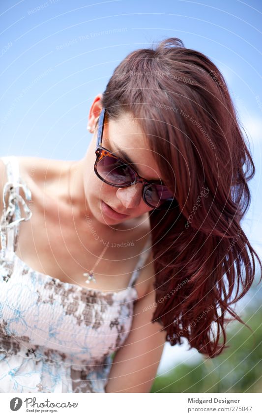 Nice asymmetry. Laura. Human being Feminine Young woman Youth (Young adults) Hair and hairstyles 1 18 - 30 years Adults Dress Jewellery Sunglasses Red-haired
