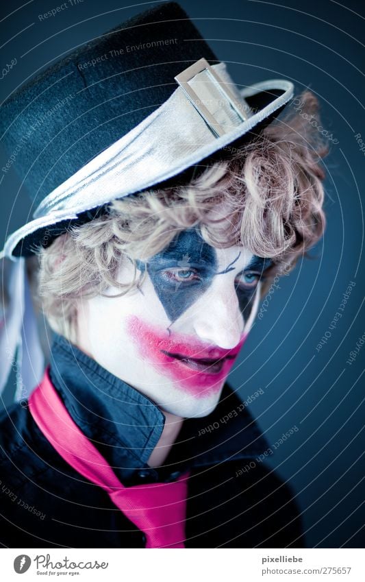 joker Cosmetics Make-up Carnival Hallowe'en Masculine Man Adults 1 Human being Art Stage play Actor Circus Tie Hat Blonde Curl Smiling Dream Sadness Dark Creepy