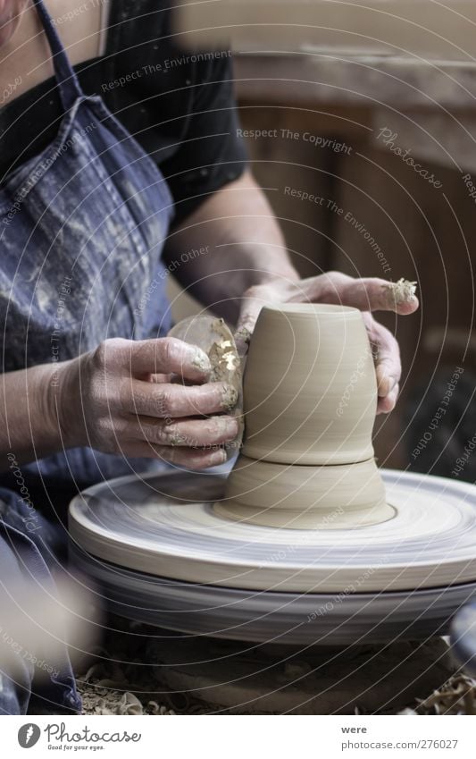 handicraft Crockery Plate Craft (trade) Feminine Hand Work and employment Rotate Contentment Self-confident Determination Potter's wheel Pottery Earthenware