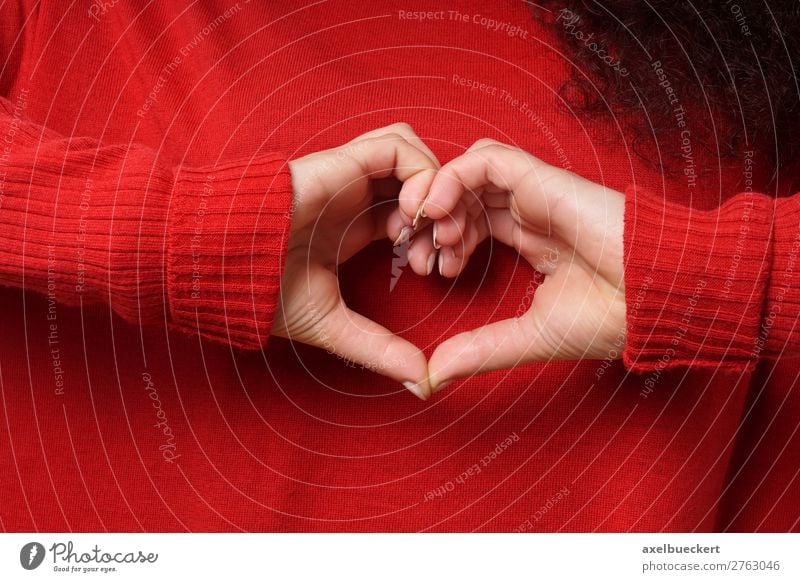 Heart Symbol Hand Signal Valentine's Day Human being Feminine Girl Young woman Youth (Young adults) Woman Adults Fingers 1 13 - 18 years 18 - 30 years Love