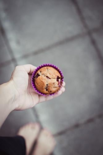 a muffin for you Food Dough Baked goods Cake Muffin Nutrition Human being Hand 1 18 - 30 years Youth (Young adults) Adults To hold on Fresh Delicious Natural