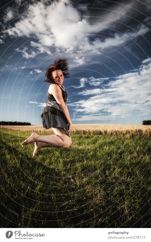 feel free (I) Human being Young woman Youth (Young adults) Life 1 18 - 30 years Adults Nature Landscape Sky Clouds Horizon Summer Meadow Emotions Joy Happy