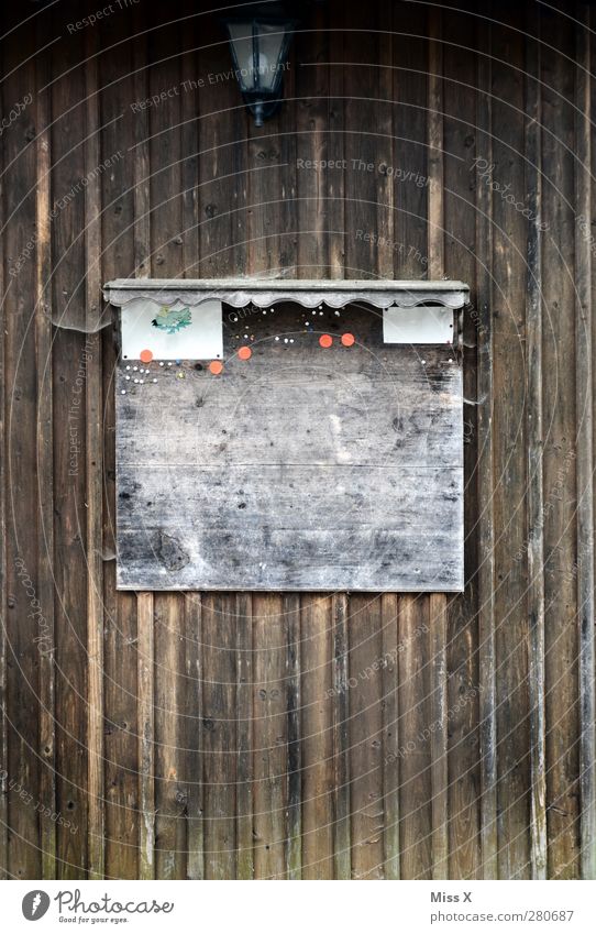 Black board Wood Old Bulletin board Signs and labeling Wall (building) Wooden wall Information Notice Empty Colour photo Subdued colour Structures and shapes