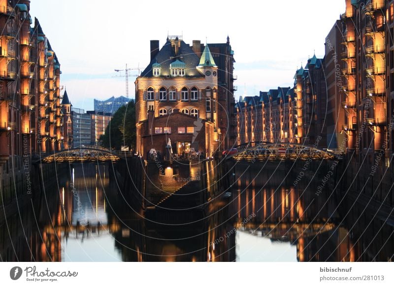 Teekontor moated castle in the Speicherstadt Gastronomy Architecture Port City House (Residential Structure) Tourist Attraction Stone Relaxation Blue Yellow