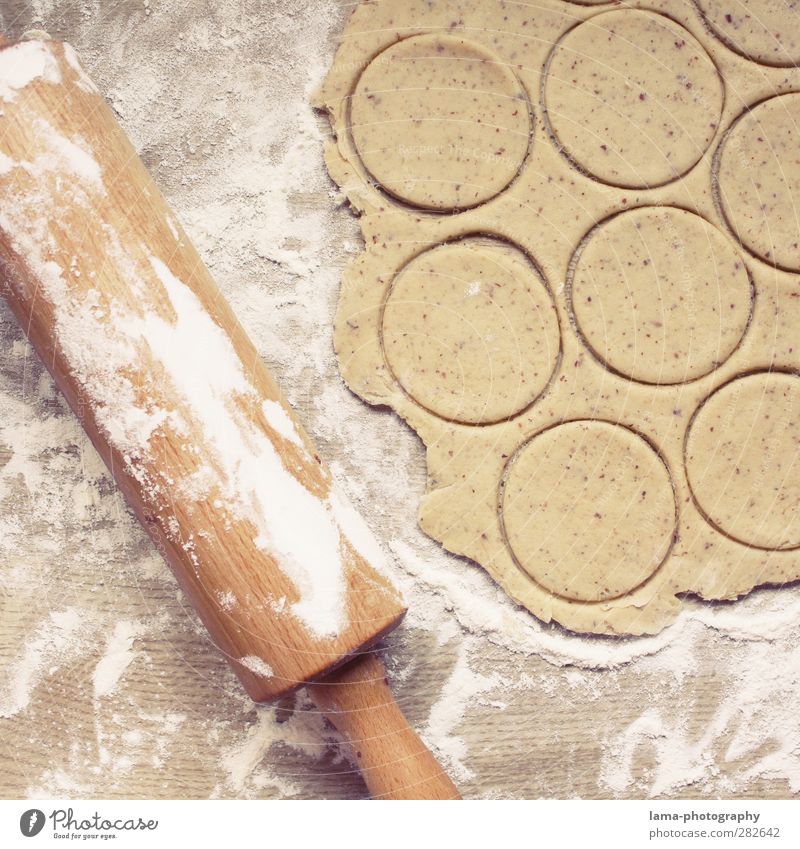 cookie bakery Dough Baked goods Christmas biscuit Cookie Flour Rolling pin Sweet Circle Colour photo Baking