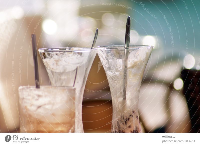 https://www.photocase.com/photos/283283-three-emptied-dessert-ice-cream-iced-coffee-spoon-photocase-stock-photo-large.jpeg