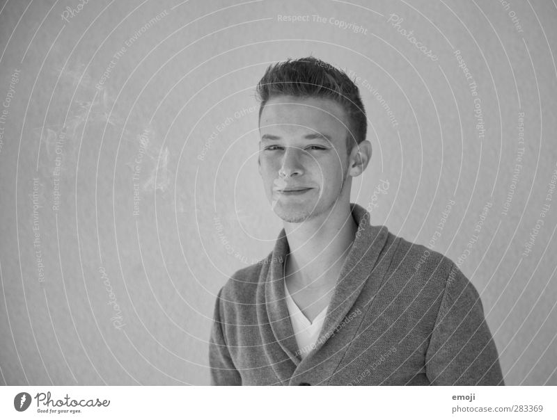 (: Masculine 1 Human being Short-haired Facial hair Friendliness Happiness Happy Positive Smiling Sympathy Black & white photo Exterior shot Copy Space left