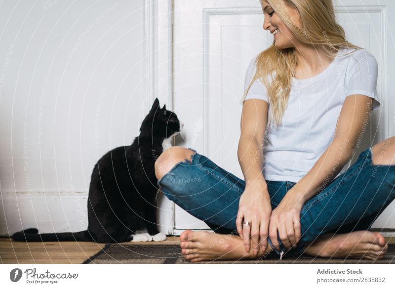 Young woman with cat Woman pretty Home Youth (Young adults) Blonde Cat Pet Friendship owner Animal Beautiful Lifestyle Beauty Photography Attractive