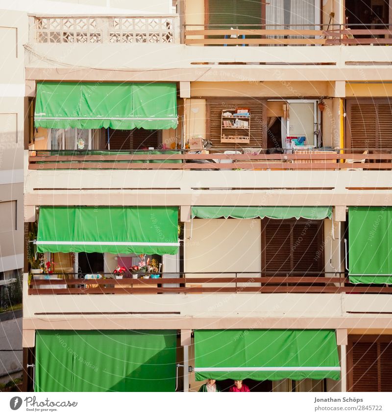 Balconies in Tenerife Town Esthetic Living or residing Puerto de la Cruz High-rise Balcony Balcony furnishings Geometry Equal Green Sun blind Handrail Downtown