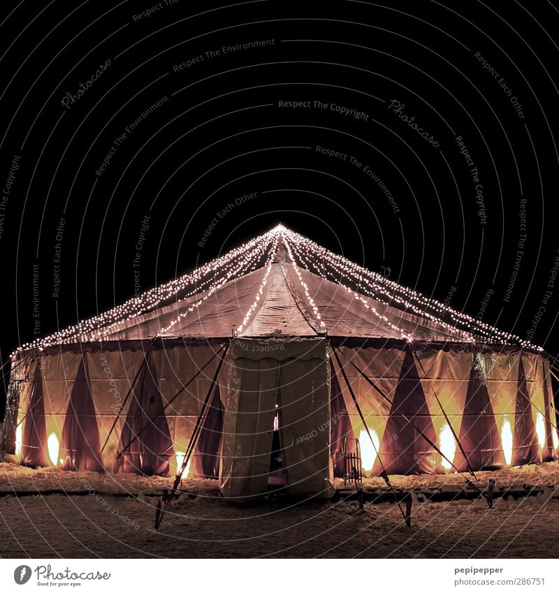^ Snow Living or residing Night life Feasts & Celebrations Rope Circus Event Shows Winter Garden Park Tent Ornament Line Listen to music Sharp-edged