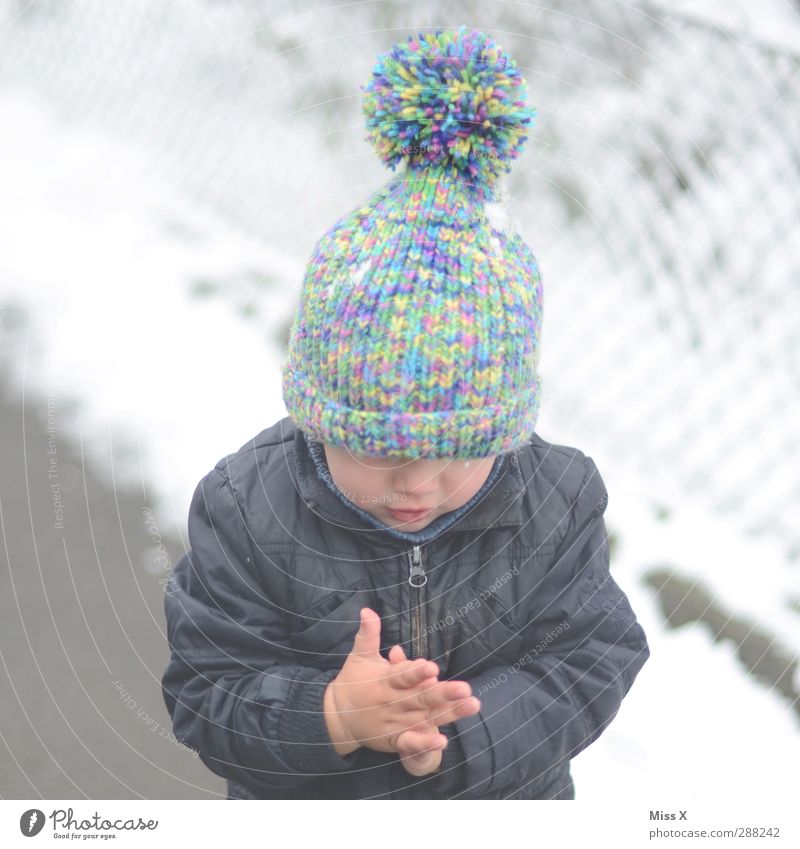 bobble hat mouse Human being Child Toddler Infancy 1 1 - 3 years 3 - 8 years Winter Ice Frost Snow Cap Cold Tuft Knitting pattern Winter clothing Freeze