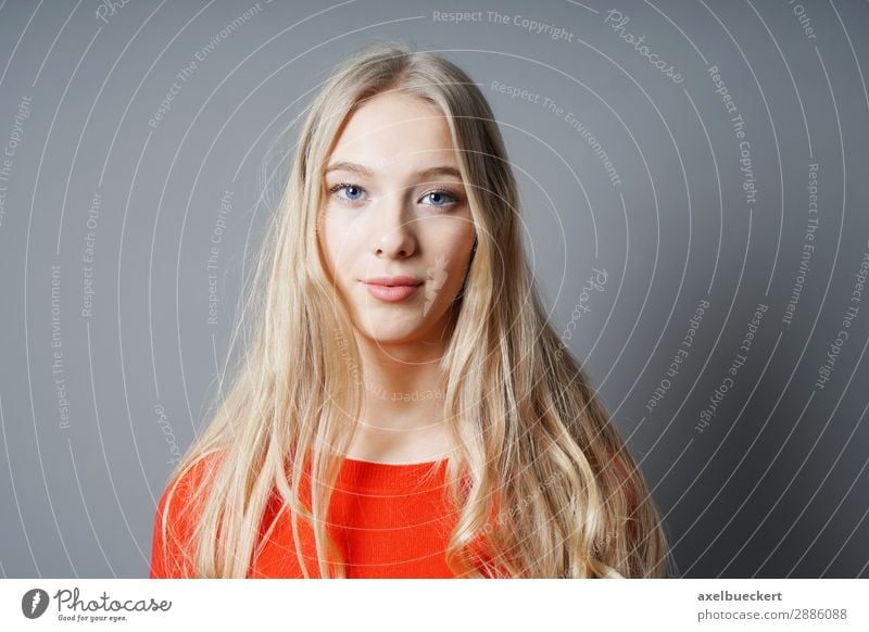 young woman with long blond hair Human being Feminine Young woman Youth (Young adults) Woman Adults 1 13 - 18 years 18 - 30 years Blonde Long-haired Contentment
