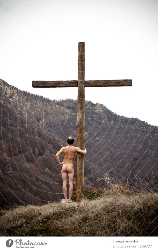 "hommage" Body Mountain Hiking Human being Masculine Back Bottom Legs 1 18 - 30 years Youth (Young adults) Adults Natural Brown Calm Crucifix Jesus Christ Naked